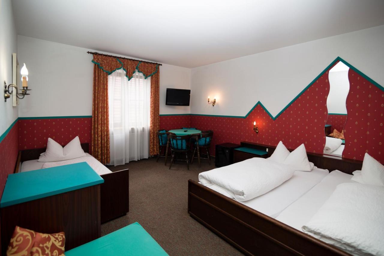 Hotel-Gasthof Zur Post Velburg Zewnętrze zdjęcie