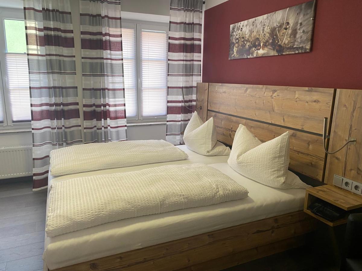 Hotel-Gasthof Zur Post Velburg Zewnętrze zdjęcie
