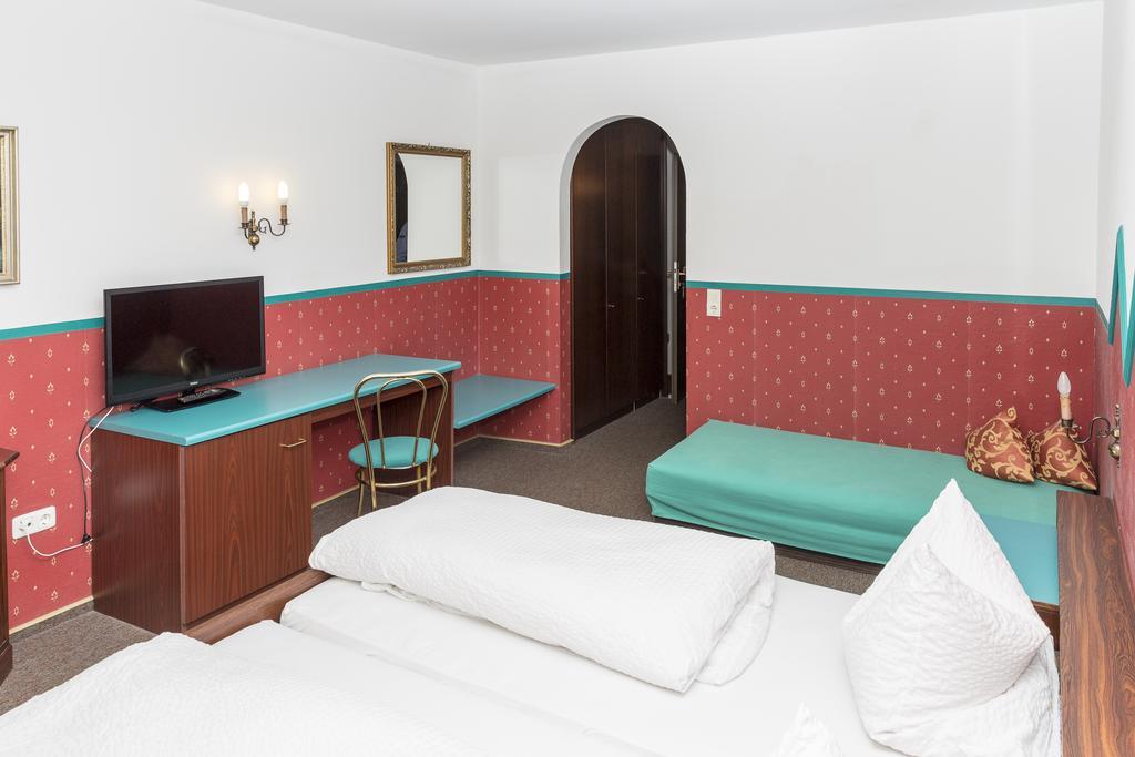 Hotel-Gasthof Zur Post Velburg Zewnętrze zdjęcie