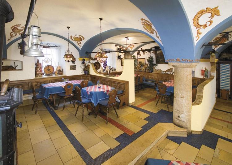 Hotel-Gasthof Zur Post Velburg Zewnętrze zdjęcie