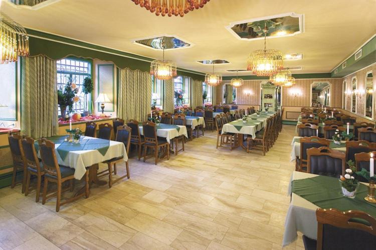 Hotel-Gasthof Zur Post Velburg Zewnętrze zdjęcie